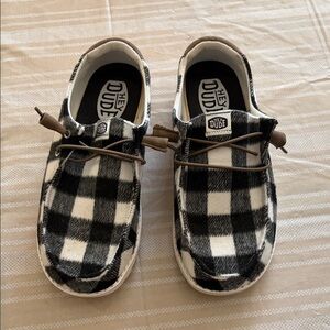 Women’s Wendy’s Buffalo Plaid Hey Dude’s Size 8